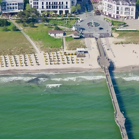 Urlaubsbahnhof-stellwerk