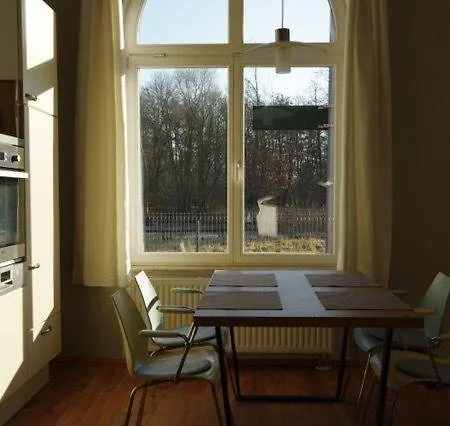 Urlaubsbahnhof-stellwerk *