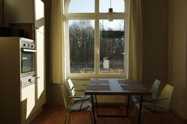 Urlaubsbahnhof-stellwerk *